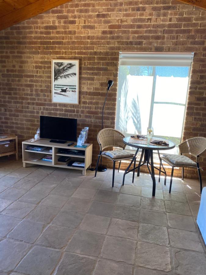 Nautilus Retreat Kalbarri B&B エクステリア 写真